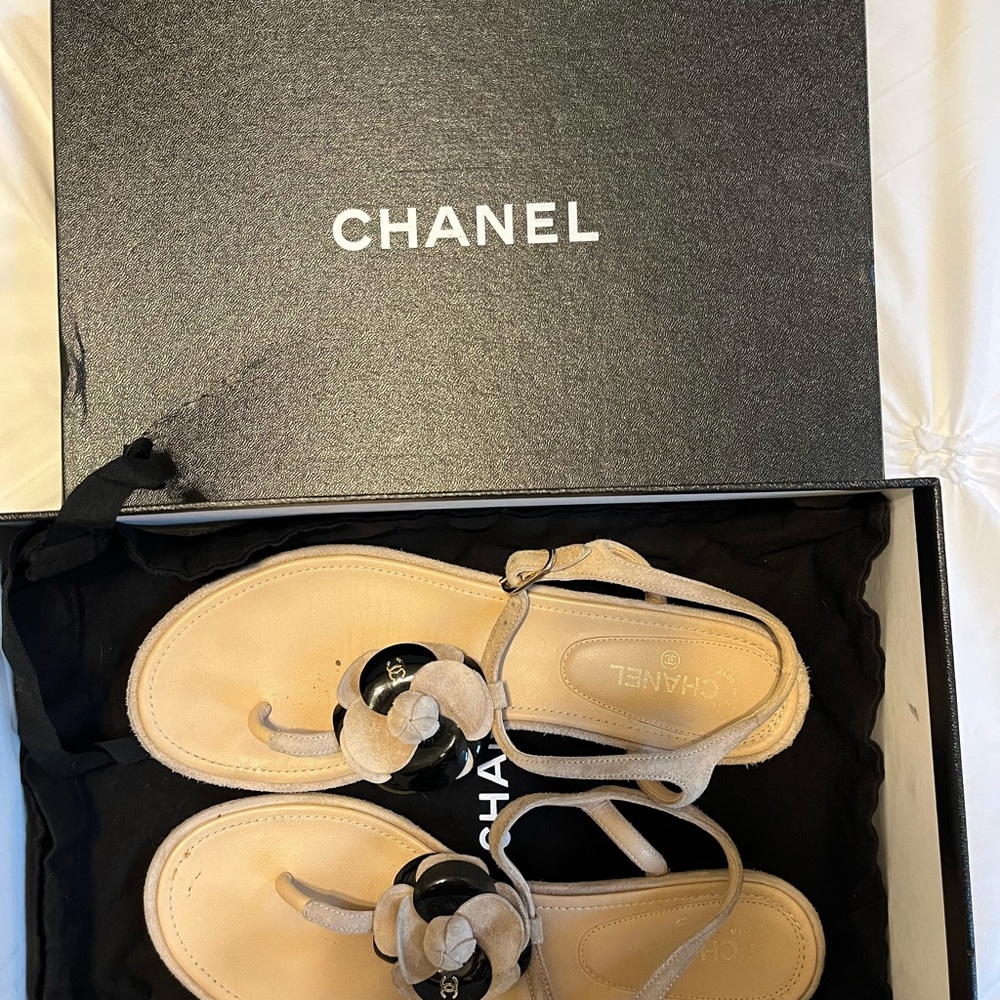 CHANEL Sandals